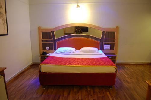 Hotel Park Plaza Madurai Exterior photo